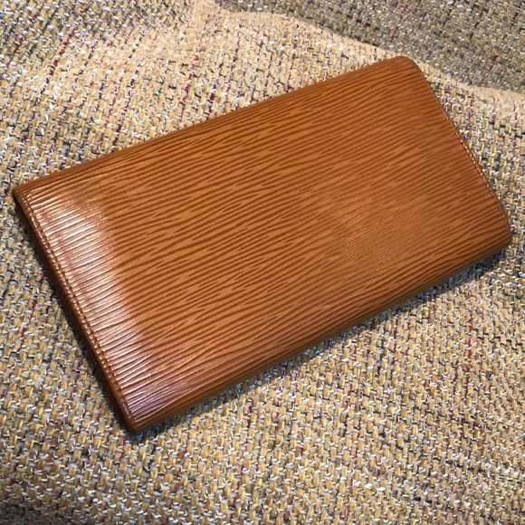 LOUIS VUITTON Cipango Gold Epi Porte Feuille Sarah Long Bifold Wallet SR0011 - Picture 9 of 17